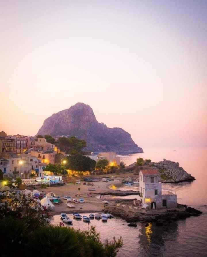 La Casetta Di Maria Apartment Santa Flavia Luaran gambar